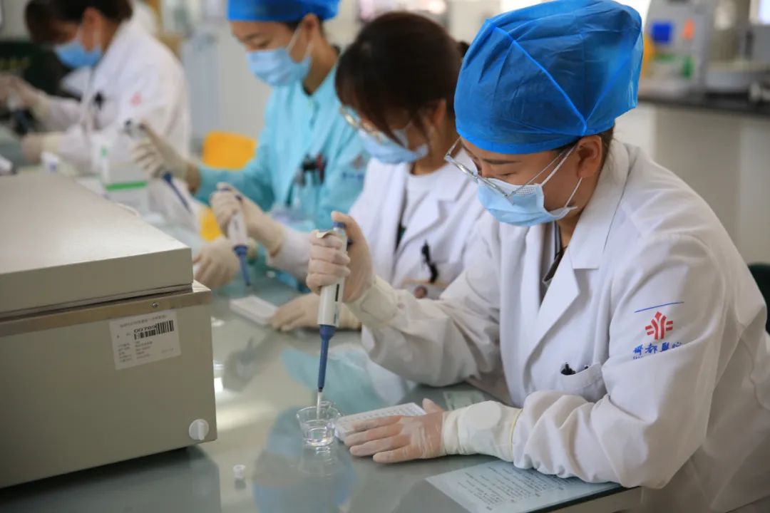 齊都醫(yī)院核酸檢測儲備人員開始實操培訓(xùn)